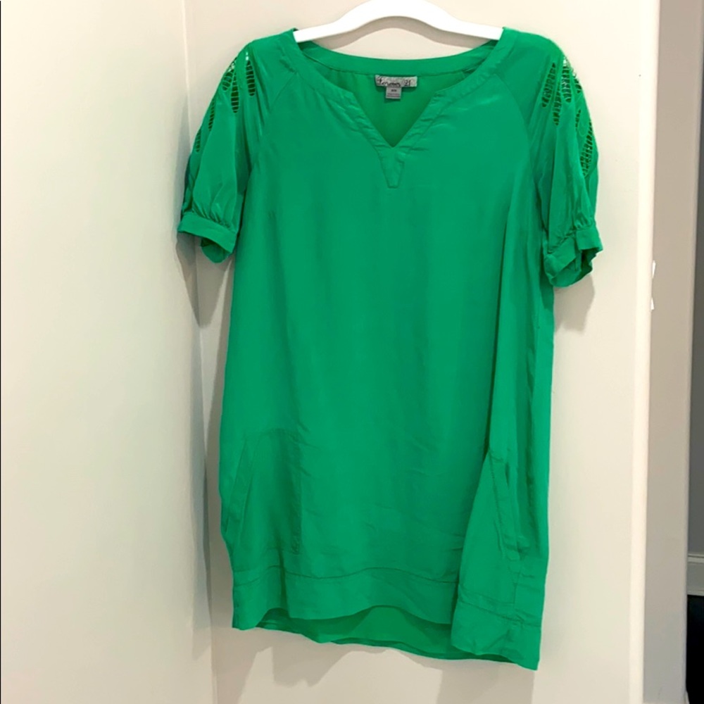 Green shift dress